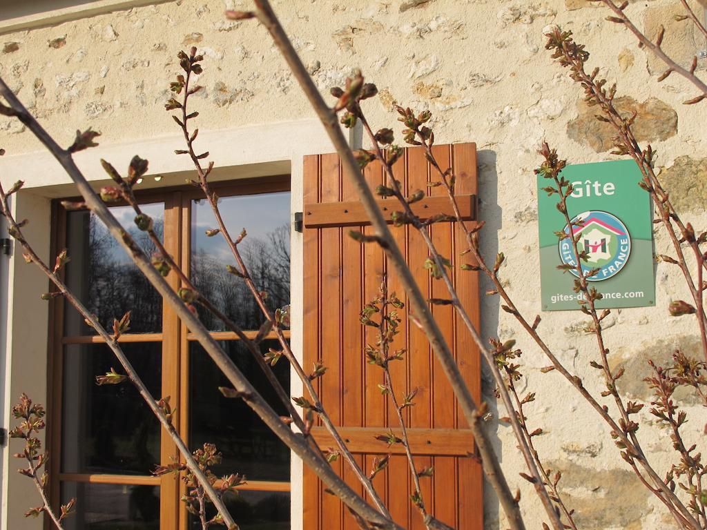Au Domelia Provinois Hotel Cerneux Exterior photo